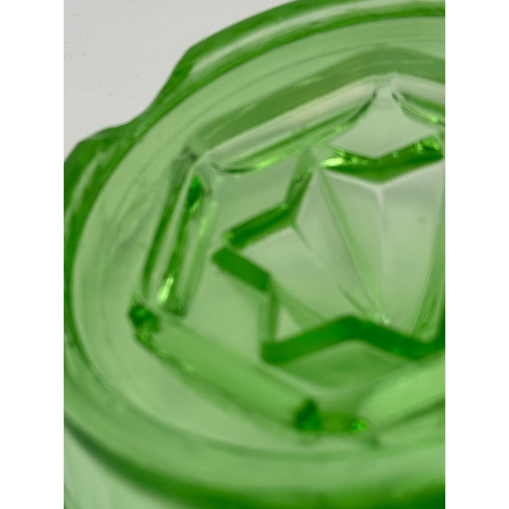Vintage Uranium‎ Glass Citrus Juicer Reamer AS-IS Chip Bottom UV Glow - Picture 8 of 12